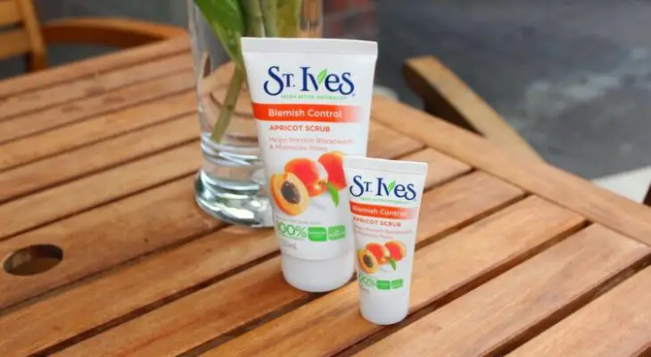 Review st Ives Blemish Control Apricot Scrub